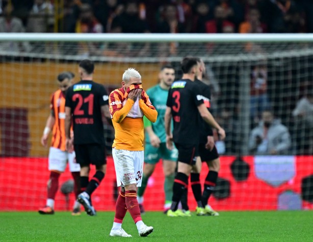 Foto - O iddiaları ayyuka çıktı: Mücadelemizi büyütmek zorundayız dese de... Galatasaray fena çuvalladı: 