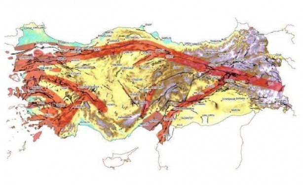 Foto - O ilçelerden birinde mi oturuyorsunuz? Uzman isim, fay hattındaki 110 ilçeyi açıkladı