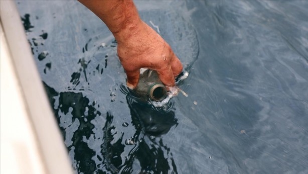 Foto - O ilçemiz Dubai gibi olabilir! Mavi sularından petrol fışkırmaya başladı