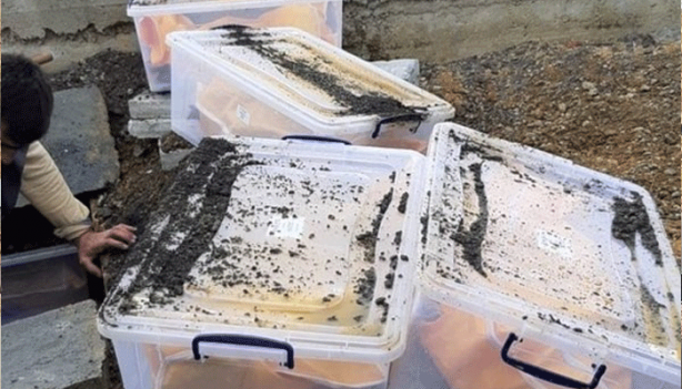 Foto - O ilde gizli mezarlık keşfedildi! Tüm cesetler çıkarıldı