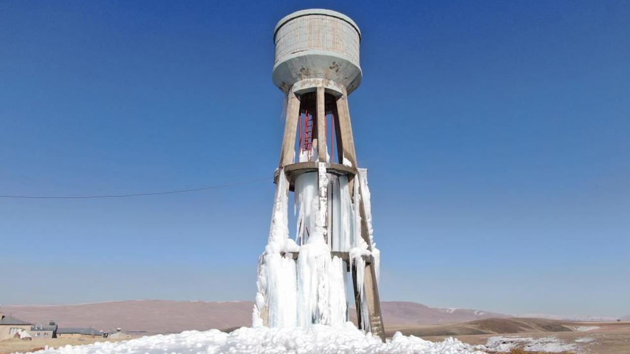 O ilimiz donuyor! Su deposu buz tuttu