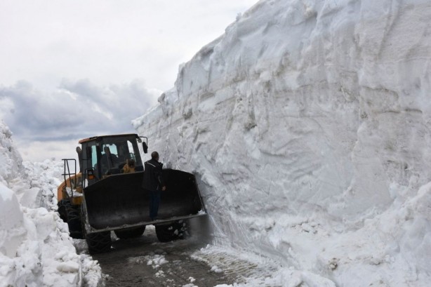 Foto - O ilimizde 10 metrelik karla mücadele