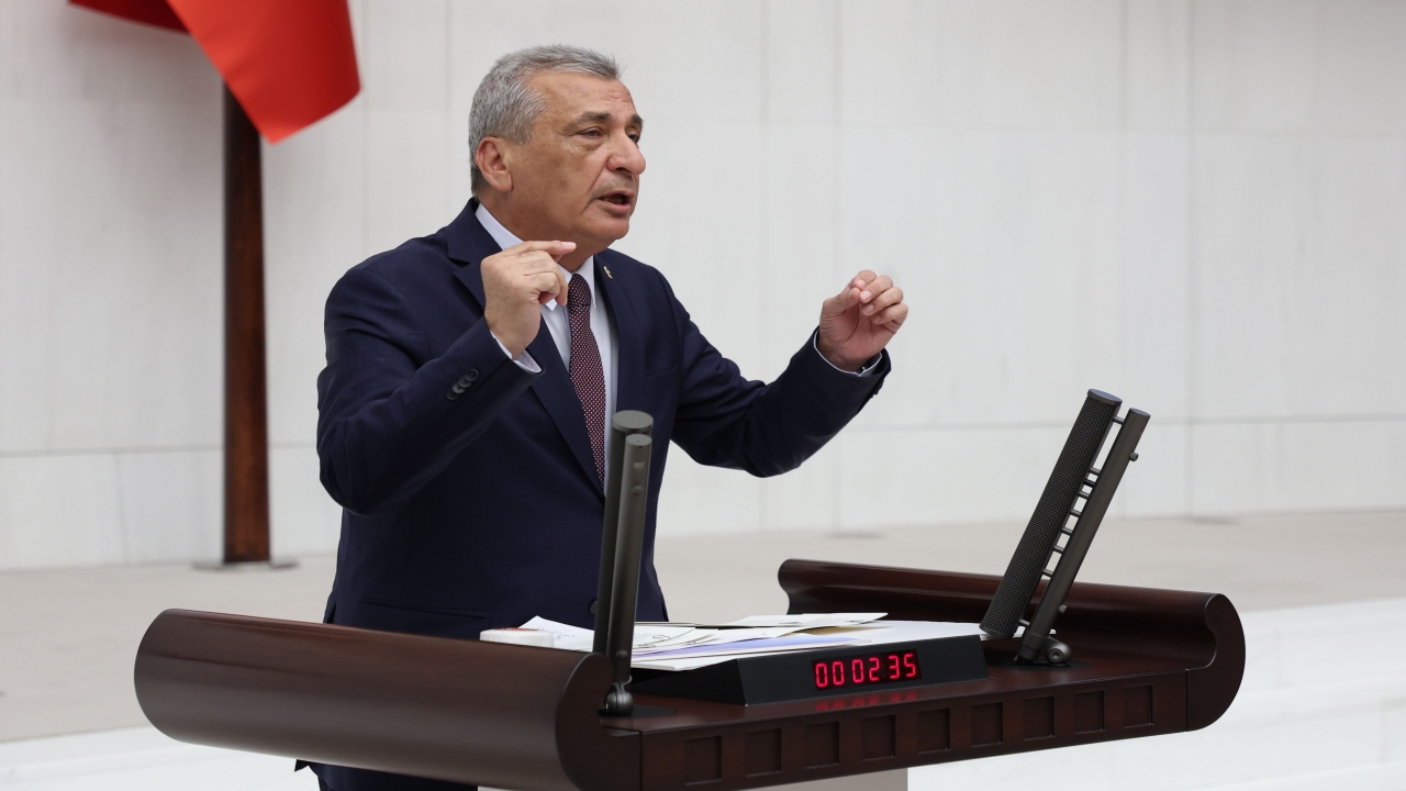 Foto - O ilimizde CHP’lileri çıldırtan afiş! Resmen kırmızı görmüş boğaya döndüler