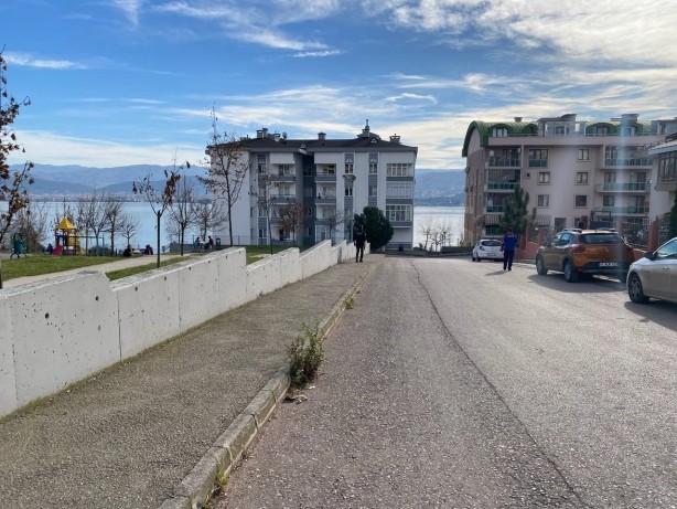 Foto - O ilimizde endişelendiren koku! Ekipler sokak sokak gezerek araştırma yaptı