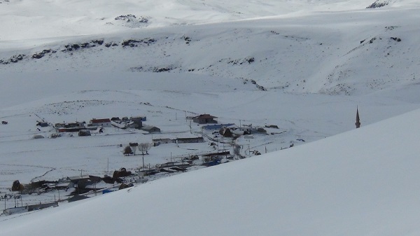 Foto - O ilimizde evler kar altında kaldı