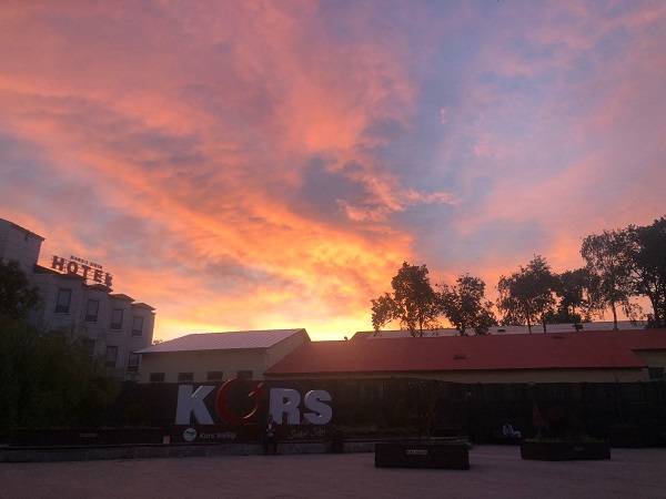 O ilimizde gökyüzü adeta kızıla büründü