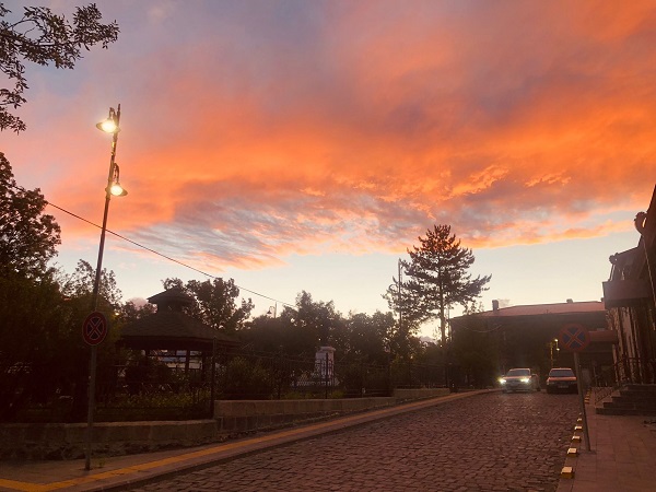 Foto - O ilimizde gökyüzü adeta kızıla büründü