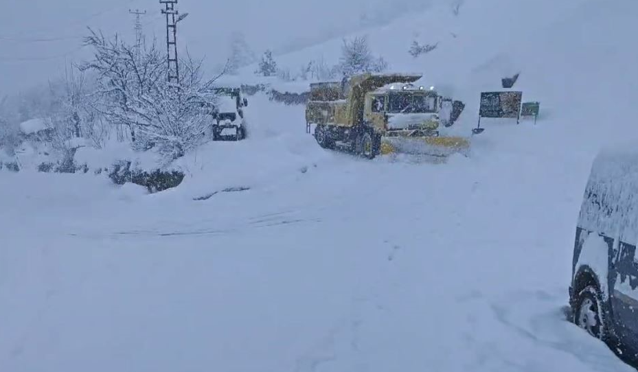 Foto - O ilimizde kar kalınlığı 2 metreyi aştı! genelinde 220 köye ulaşım sağlanamıyor