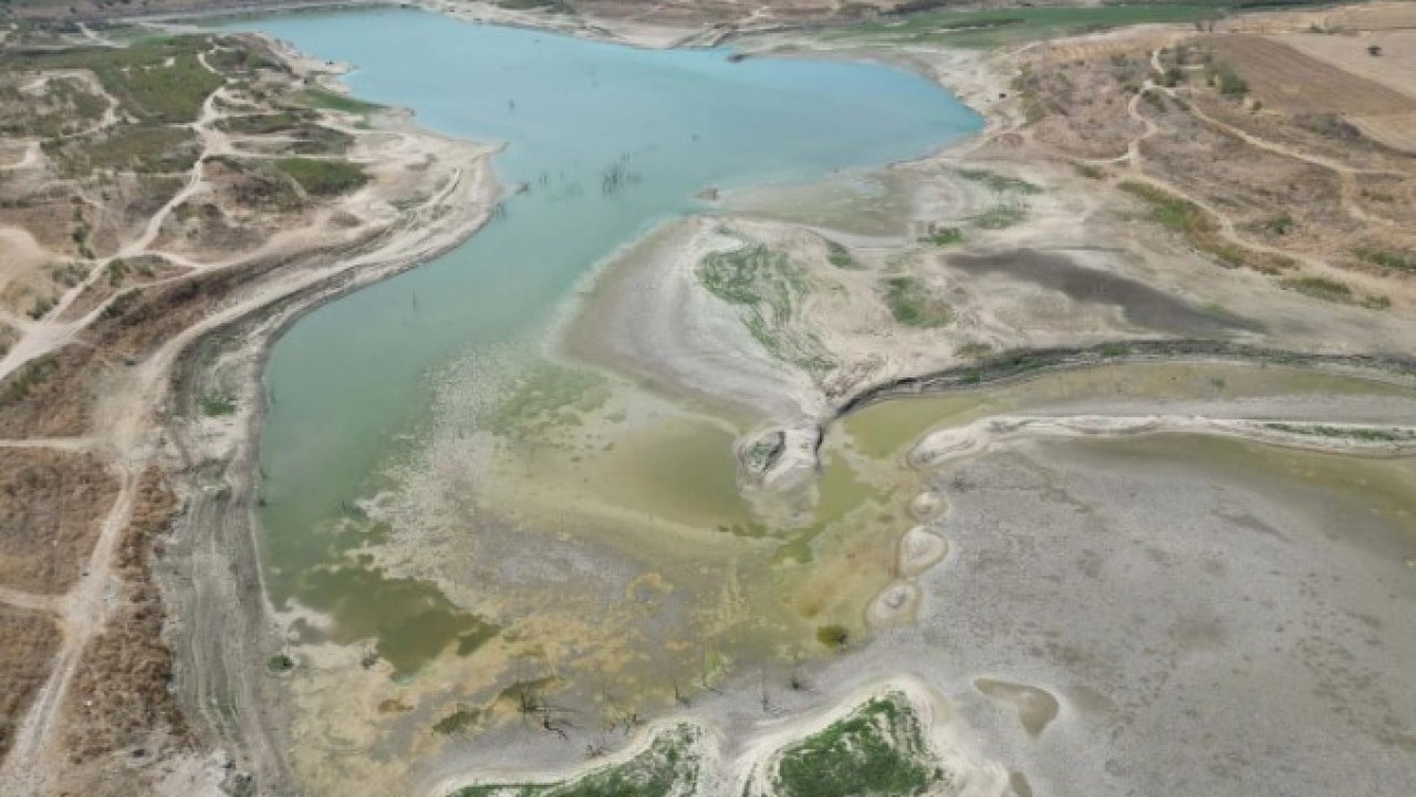 O ilimizde korkunç görüntü! öletler kurudu adacıklar oluştu