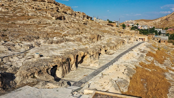 Foto - O ilimizde mağaralar otele dönüştürüldü