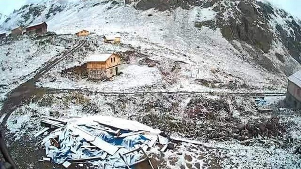 O ilimizde mevsimin ilk karı yağdı