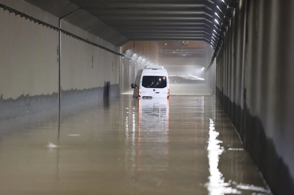O ilimizde sel baskını! Eğitime 1 gün ara