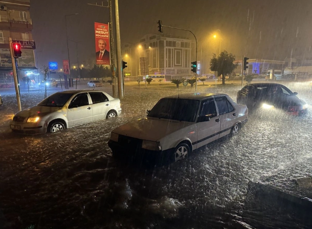 Foto - O ilimizde sel baskını! Eğitime 1 gün ara