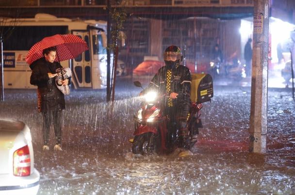 Foto - O ilimizde sel baskını! Eğitime 1 gün ara