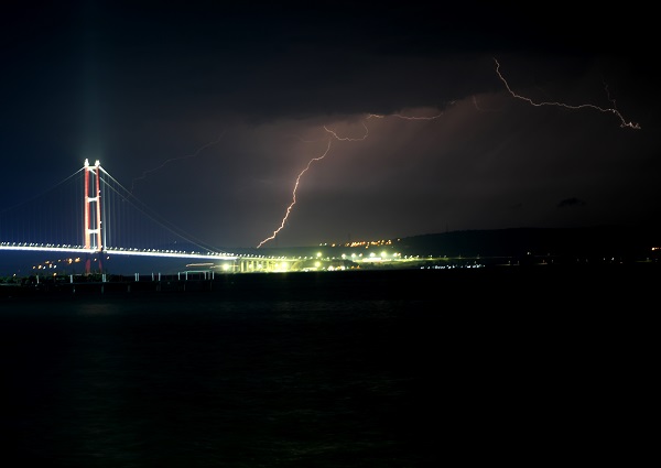 Foto - O ilimizde şimşekler geceyi aydınlattı