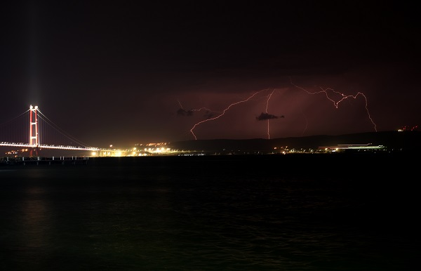 Foto - O ilimizde şimşekler geceyi aydınlattı