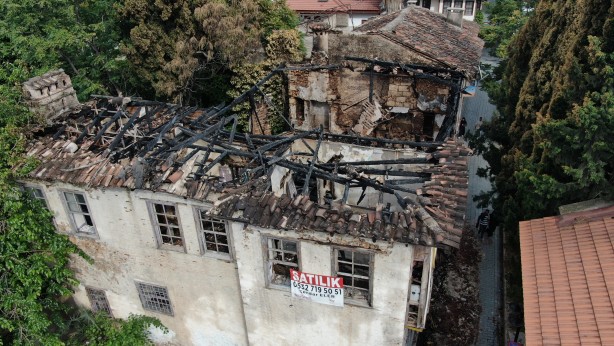 Foto - O ilimizde tarihi yapılar peş peşe yanarak kül oldu! Küle dönmüş hali bile dudak uçuklattı