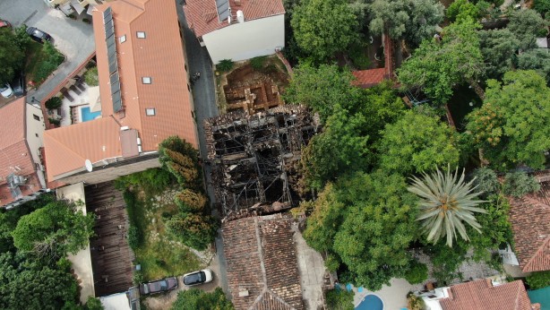 Foto - O ilimizde tarihi yapılar peş peşe yanarak kül oldu! Küle dönmüş hali bile dudak uçuklattı