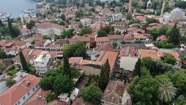 Foto - O ilimizde tarihi yapılar peş peşe yanarak kül oldu! Küle dönmüş hali bile dudak uçuklattı