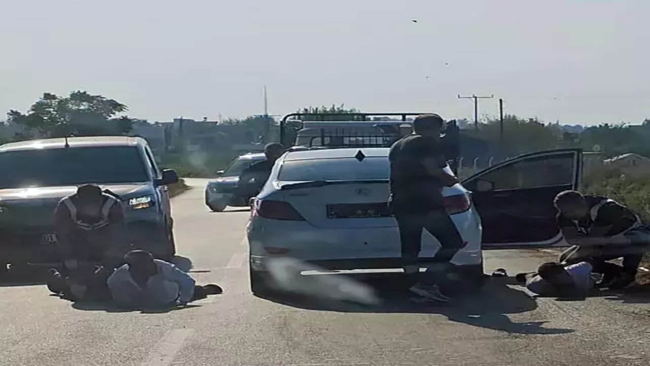 Foto - O ilimizde "Vay utanmazlar vay" dedirten olay! Soygun paralarını odaya döküp say say bitiremediler