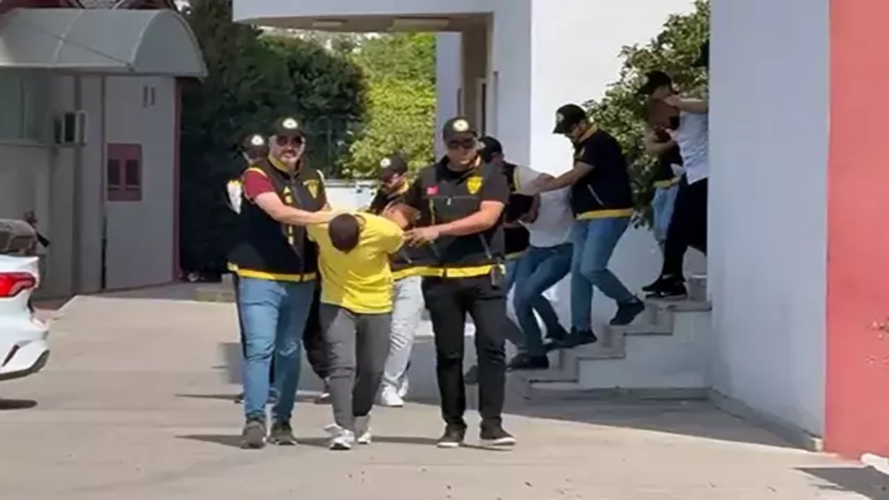 Foto - O ilimizde "Vay utanmazlar vay" dedirten olay! Soygun paralarını odaya döküp say say bitiremediler