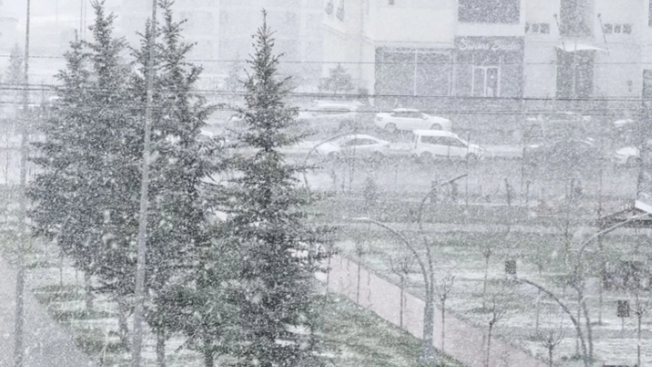 O ilimizde yoğun kar yağışı! Sıcaklık sıfırın altına düştü