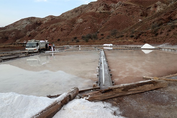 Foto - O ilimizde zorlu tuz hasadı başladı