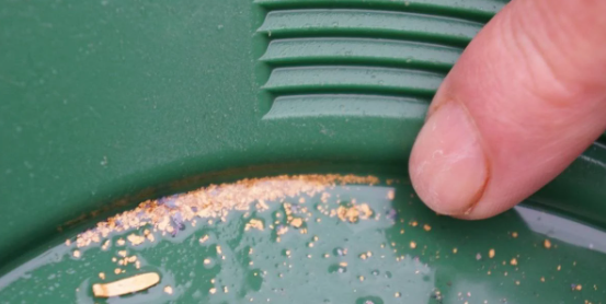 Foto - O ilimizdeki derelerden adeta altın akıyor! Vatandaşlar altın toplamak için bölgeye akın etmeye başladı