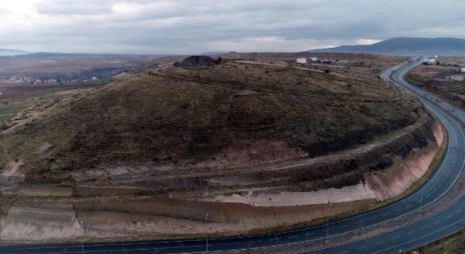 Foto - O ilimizdeki piramitler olay olmaya başladı ! 'İçinde hazine var' diyerek her yerden geliyorlar