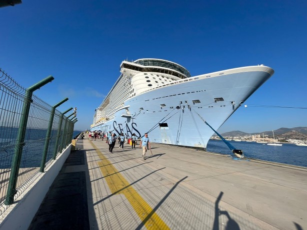 Foto - O ilimize Almanya'da yapılan kruvaziyer gemisi yanaştı: 5 bin 510 yolcu Dikkat çekti