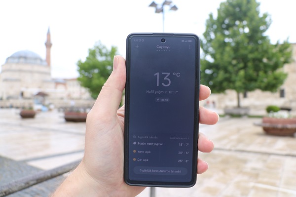 Foto - O ilimize yaz gelmedi! Sokağa çıkarken halen mont giyiyorlar