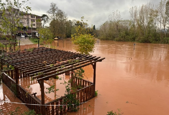 Foto - O ırmak 5 metre yükseldi