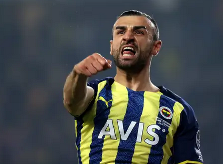 Foto - O isim gittiği gibi geri dönüyor: Yeni takımı belli oldu: Emre Mor oraya, Serdar buraya...