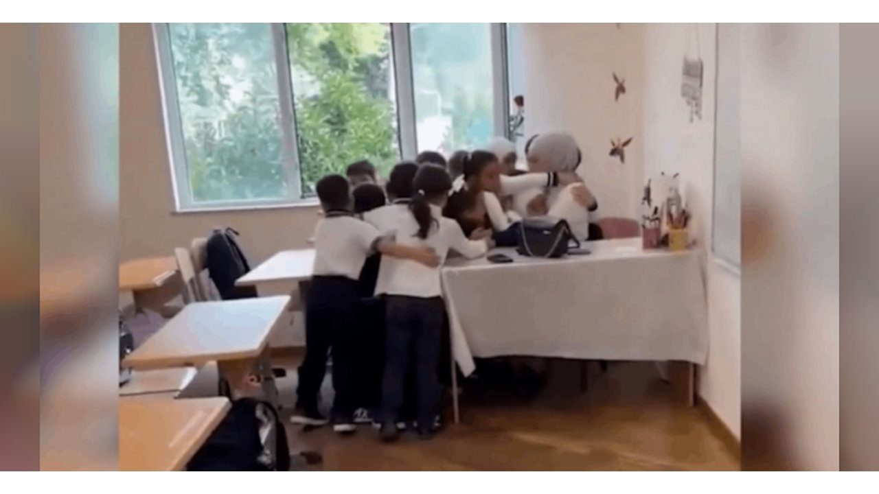 Foto - O isimden Azerbaycan’daki başörtüsü yasağına çok sert tepki: Bu bir sapık zihniyettir