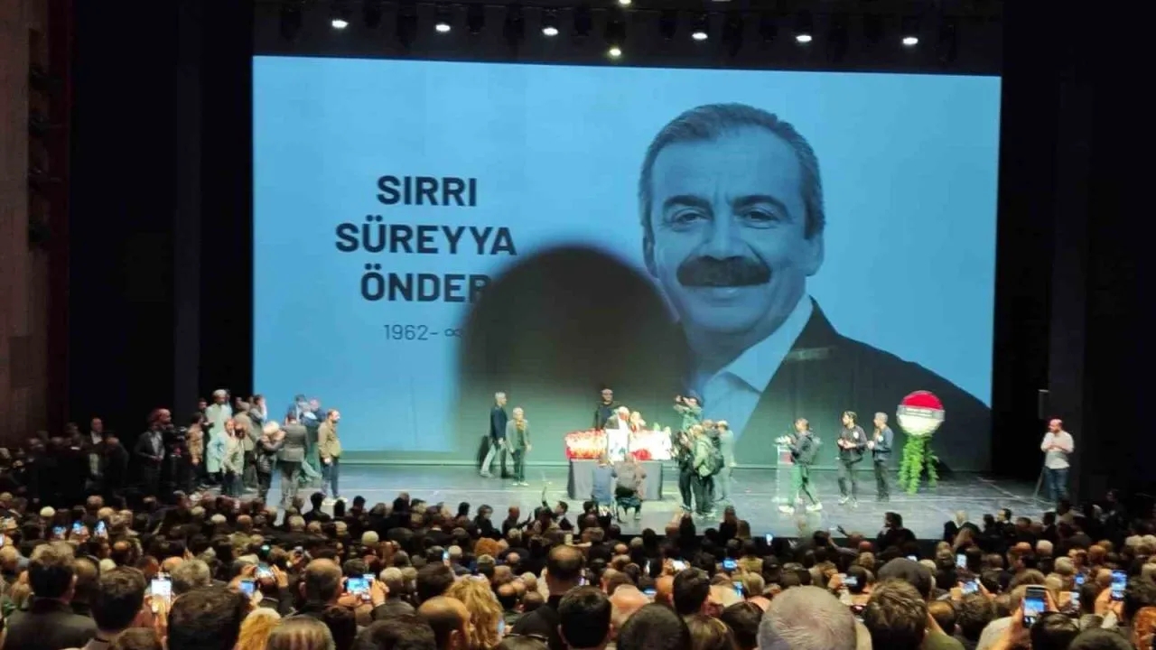 Foto - O isimden, tüm Türkiye’yi şoke eden "Sırrı Süreyya Önder" paylaşımı: Atatürk gibi asamadınız, bari rahmet okumayın 