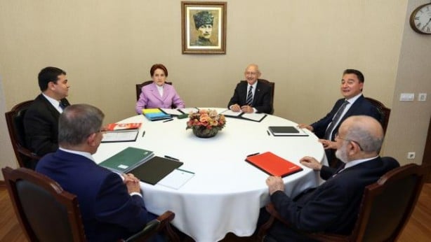 Foto - O isme '0,5 oyla bakanlık verilecek' kulisi CHP'yi karıştırdı! Partinin ağır topları isyana başladı