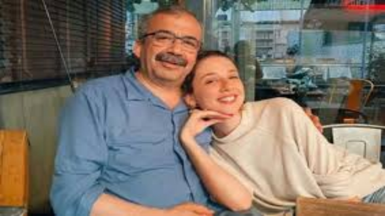 Foto - "O kadar ahmaksınız ki! Cehennemde cayır cayır yanacaksınız" demişti! Sırrı Süreyya Önder’in kızına büyük şok