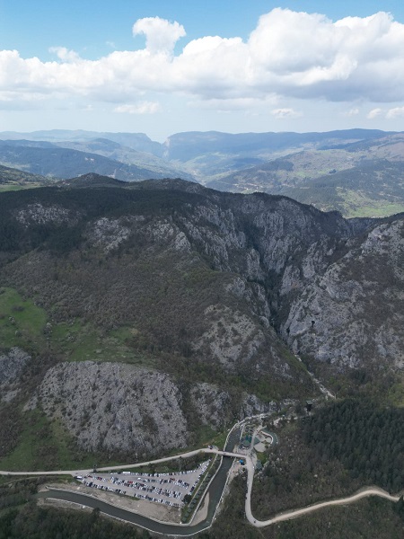 Foto - O kanyonlar ziyaretçi akınına uğradı