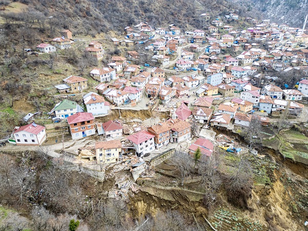 Foto - O köyün büyük bölümü taşınıyor