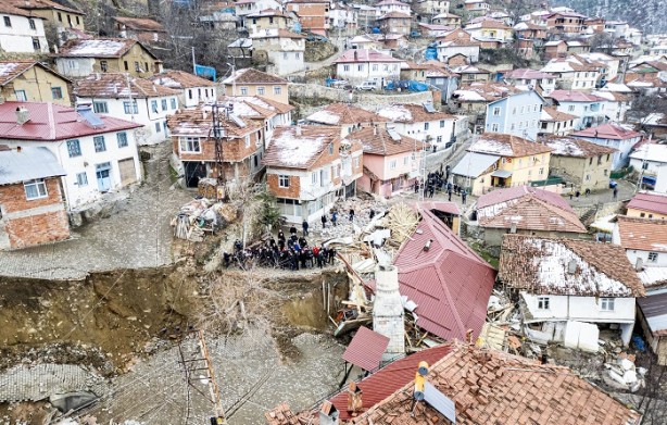 O köyün büyük bölümü taşınıyor