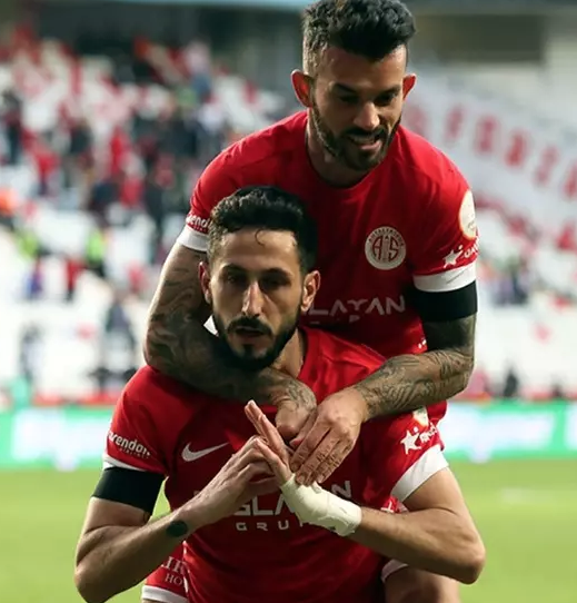 Foto - O küstah Jehezkel’den büyük edepsizlik! Son gelişme ortalığı karıştıracak… Yaptığı hareket herkesi şok içerisinde bıraktı!