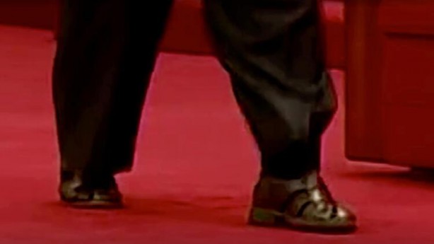 O lider en büyük füzeyi arkasına alarak duyurdu! Görüntüler dünyaya servis edildi