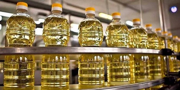 Foto - O market, ayçiçek yağı fiyatlarını düşürdükçe düşürdü! Dev indirim yaptılar! Fiyatlar çakıldı, stok yapılmaya başlandı