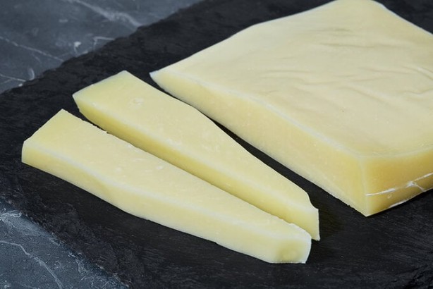 Foto - O markette 1 kilogram kaşar peyniri 125 liradan satılmaya başlandı! Vatandaşlar akın etti