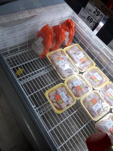 O marketten şeytanın bile aklına gelmeyecek hile yöntemi! Tavuk alırken mutlaka oraya bakın