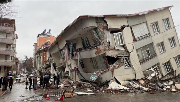 Foto - 'Deprem o petrol kuyusundan tetiklendi' iddiası! Türkiye gündemini altüst edecek sözler