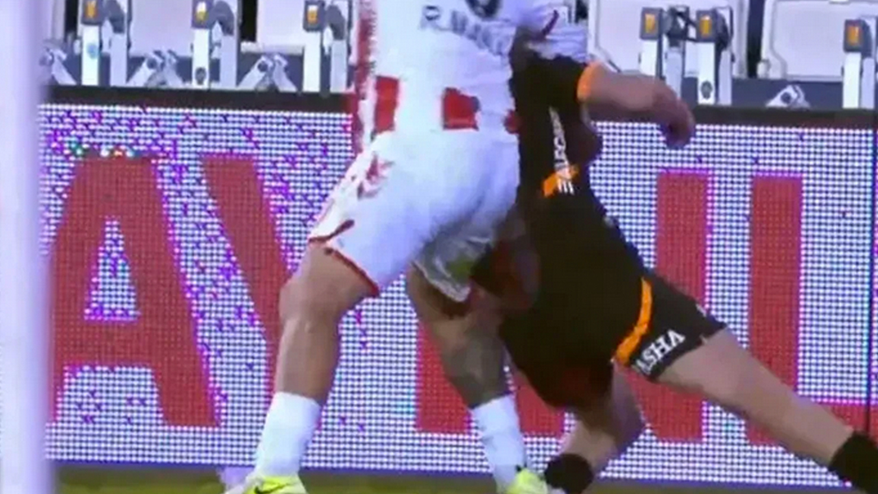 Foto - O psikopat hakem geri döndü! Türk hakemliğinin iflası bugün itibariyle kesinleşmiştir! Gemileri yaktı halbuki...