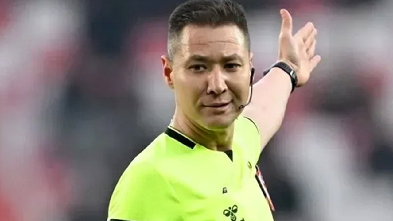 O psikopat hakem geri döndü! Türk hakemliğinin iflası bugün itibariyle kesinleşmiştir! Gemileri yaktı halbuki...