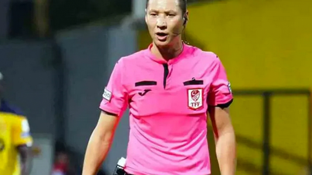 Foto - O psikopat hakem geri döndü! Türk hakemliğinin iflası bugün itibariyle kesinleşmiştir! Gemileri yaktı halbuki...