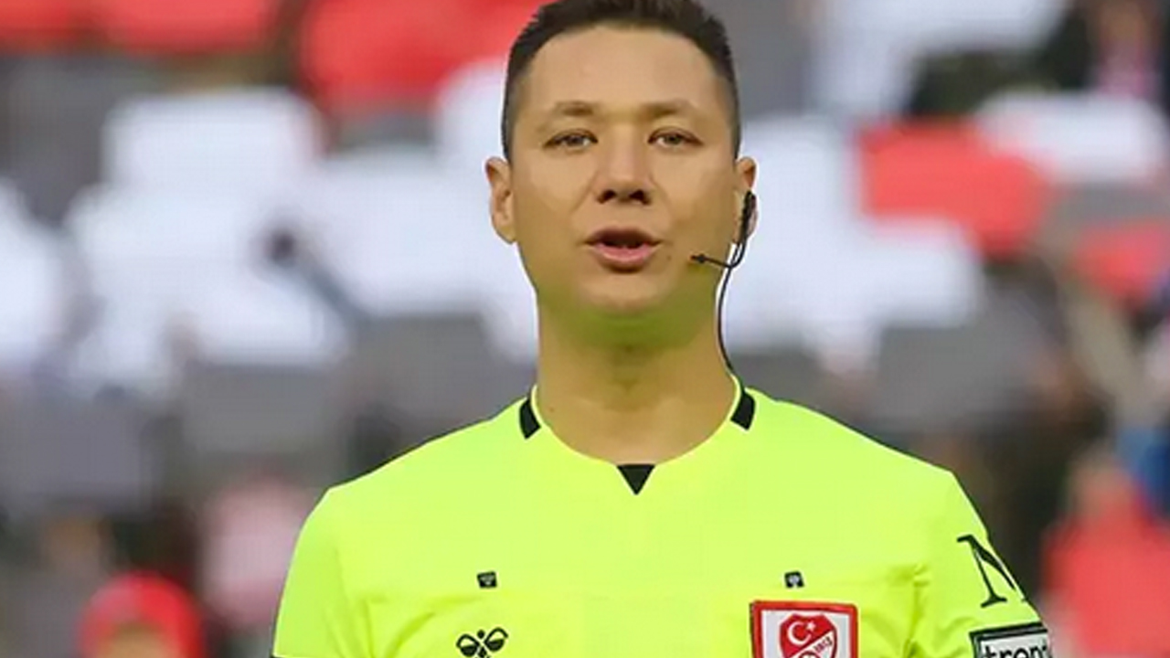 Foto - O psikopat hakem geri döndü! Türk hakemliğinin iflası bugün itibariyle kesinleşmiştir! Gemileri yaktı halbuki...